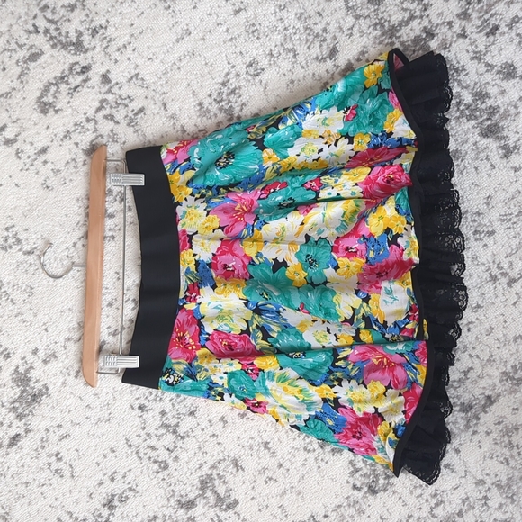 Floral Skirt | size M - Picture 2 of 7